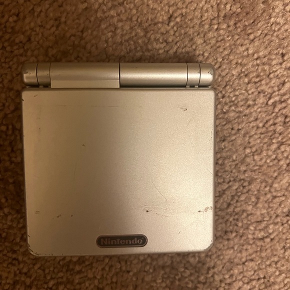 Nintendo Game Boy Advance SP